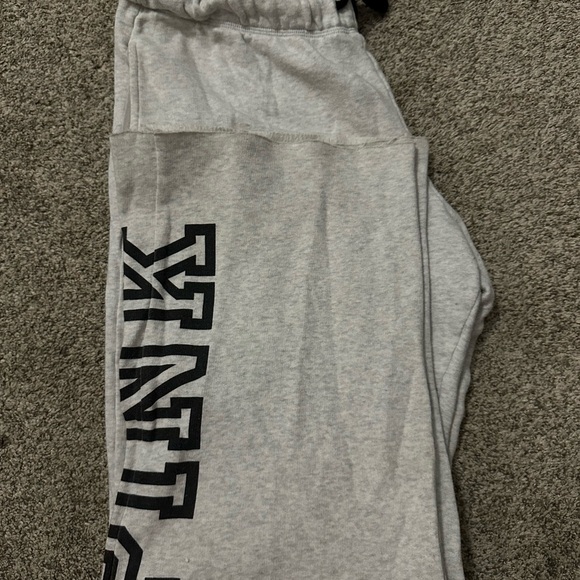 Victoria Secret PINK Sweats - Picture 4 of 8